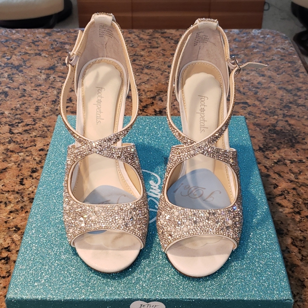 Betsey Johnson size 9.5 wedding pumps